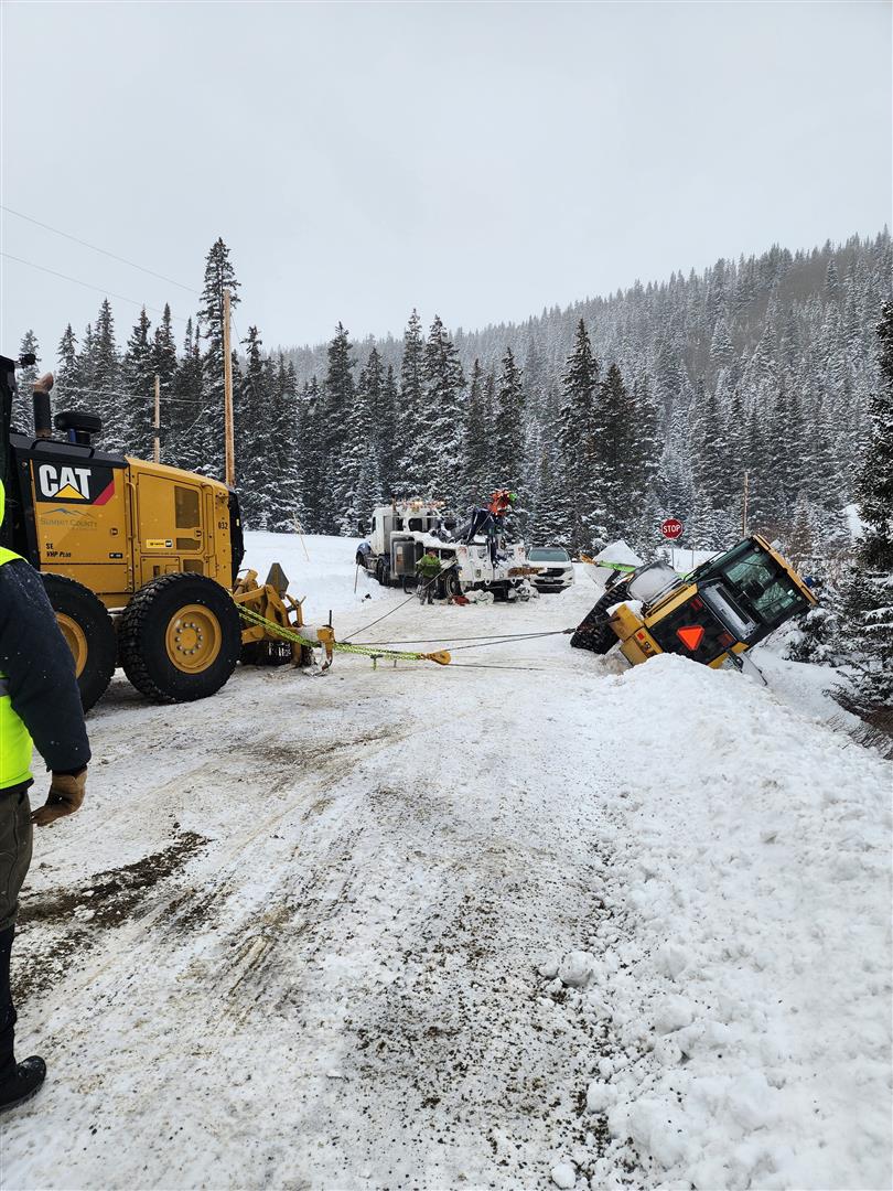 Do you recover heavy equipment such as loaders, telehandlers, skid steers, and backhoes?